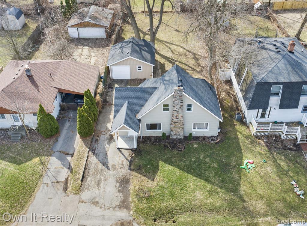 469 LAKESIDE Drive, Waterford, MI 48328 — Photo 36