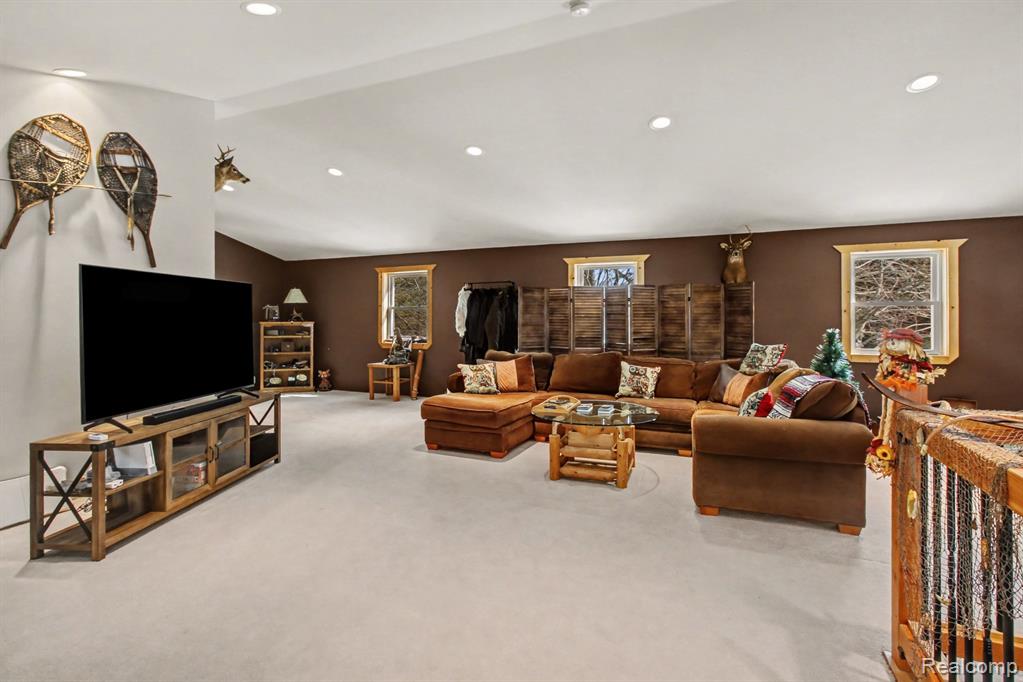 9631 BYRON Road, Howell, MI 48855 — Photo 6