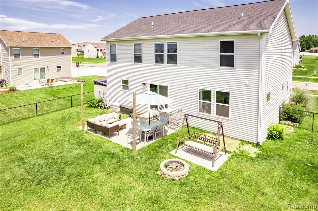 3560 Amber Oaks Drive, Howell, MI 48855 — Photo 4