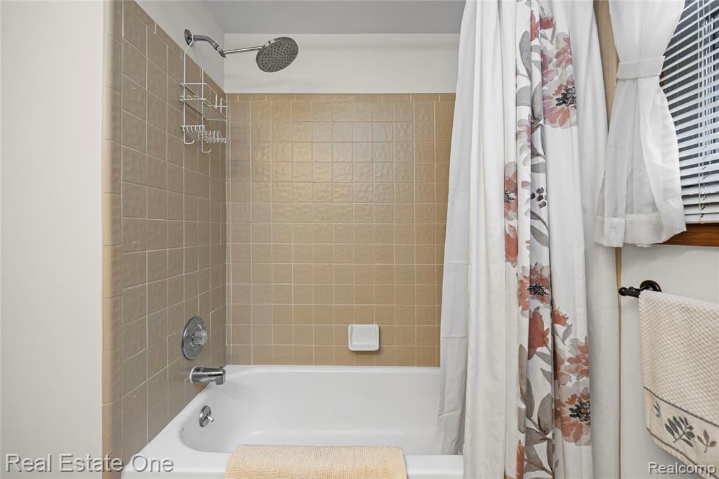 27586 David Givens Street, Warren, MI 48092 — Photo 30