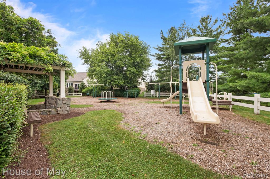 4743 S Ridge Drive, West Bloomfield, MI 48323 — Photo 49