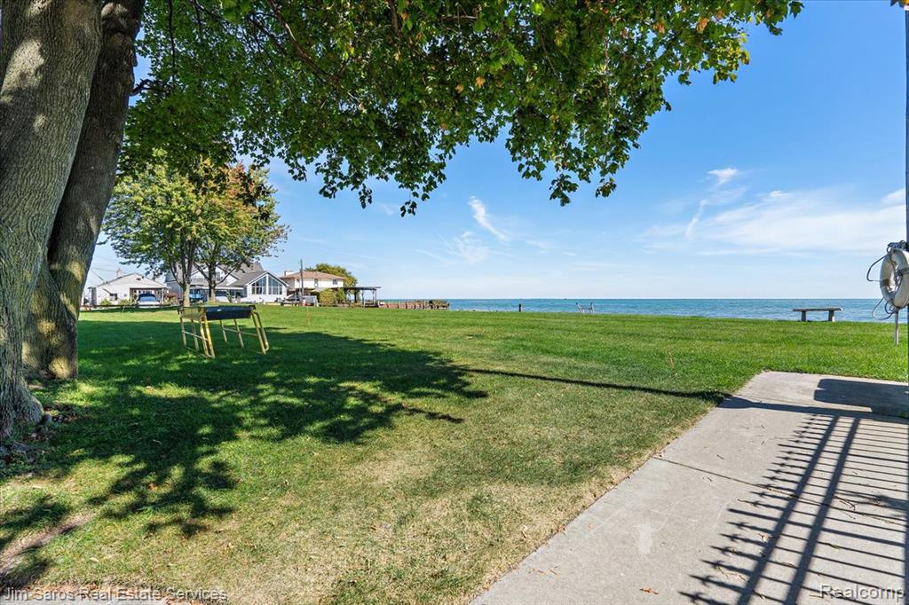 22676 Bayview Drive, Saint Clair Shores, MI 48081 — Photo 34