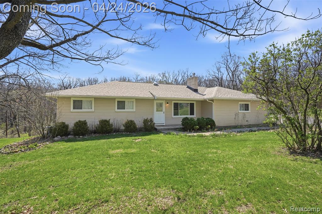 5074 Perryville Road, Holly, MI 48442 — front exterior