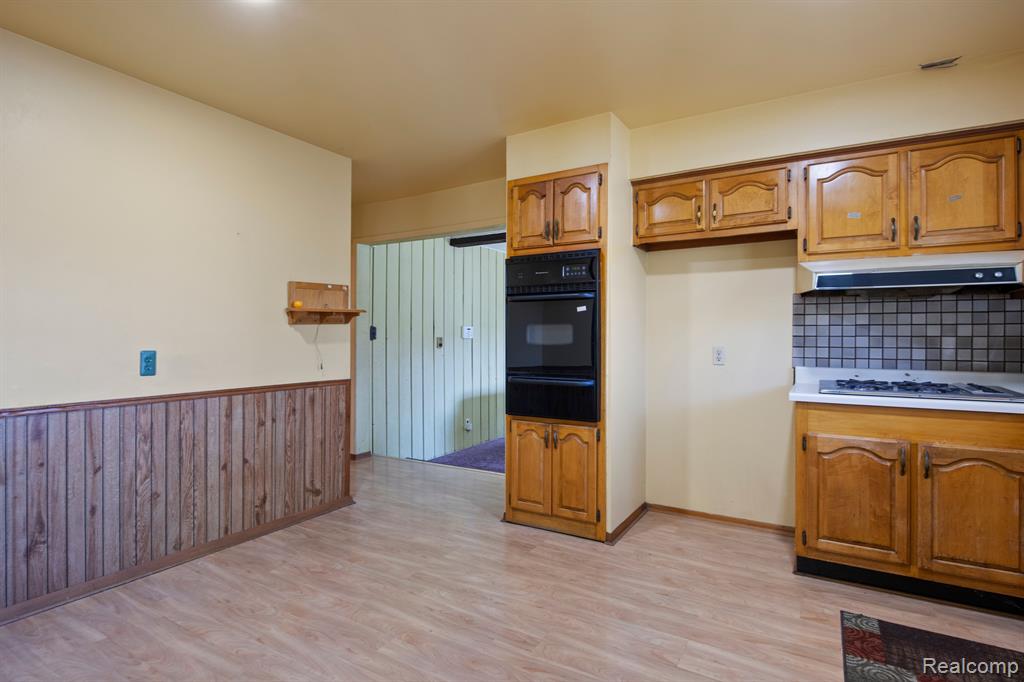6916 KINMORE Street, Dearborn Heights, MI 48127 — Photo 9