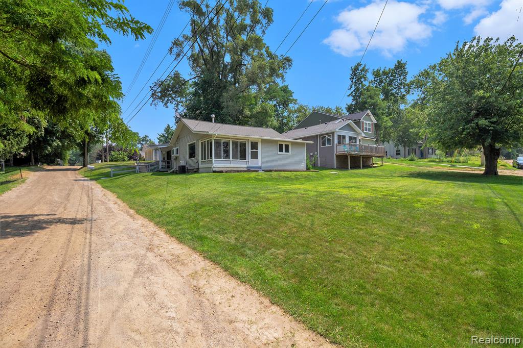 5905 Fonda Lake Drive, Brighton, MI 48116 — Photo 27