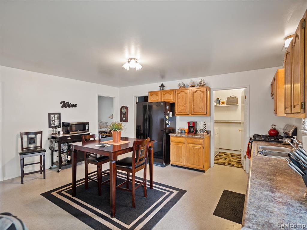 8621 LAKESHORE Road, Lexington, MI 48450 — Photo 11