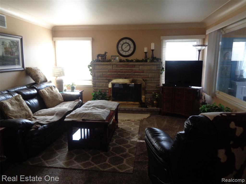 28450 Pontiac Trail, South Lyon, MI 48178 — Photo 4
