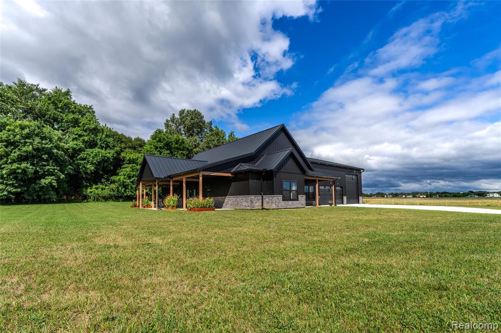 5486 Kidder Road, Almont, MI 48003 — Photo 2