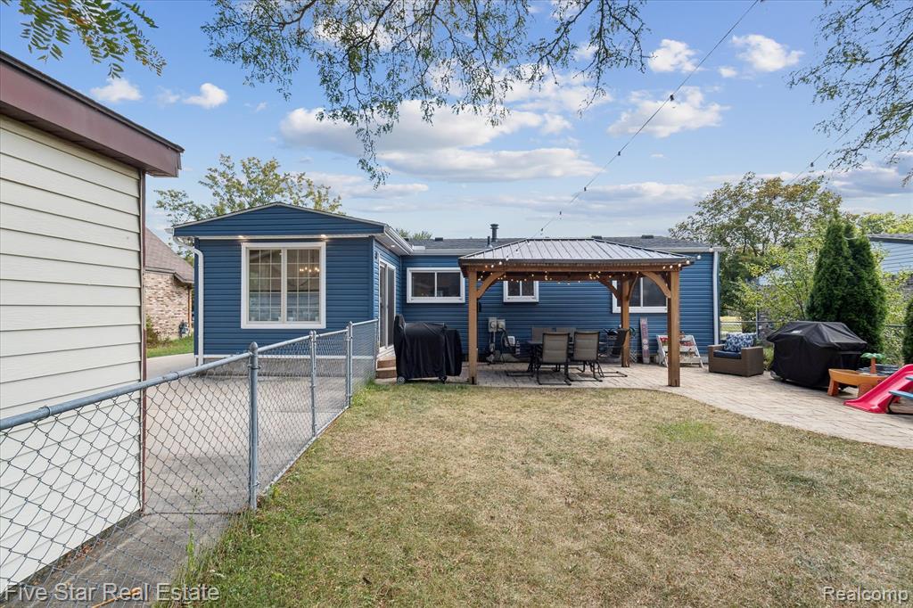 43592 Champlain Court, Canton, MI 48188 — Photo 40