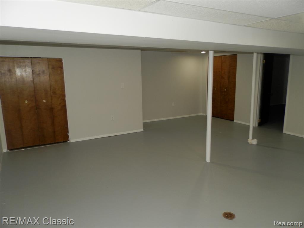9374 PATTON Street, Livonia, MI 48150 — Photo 20