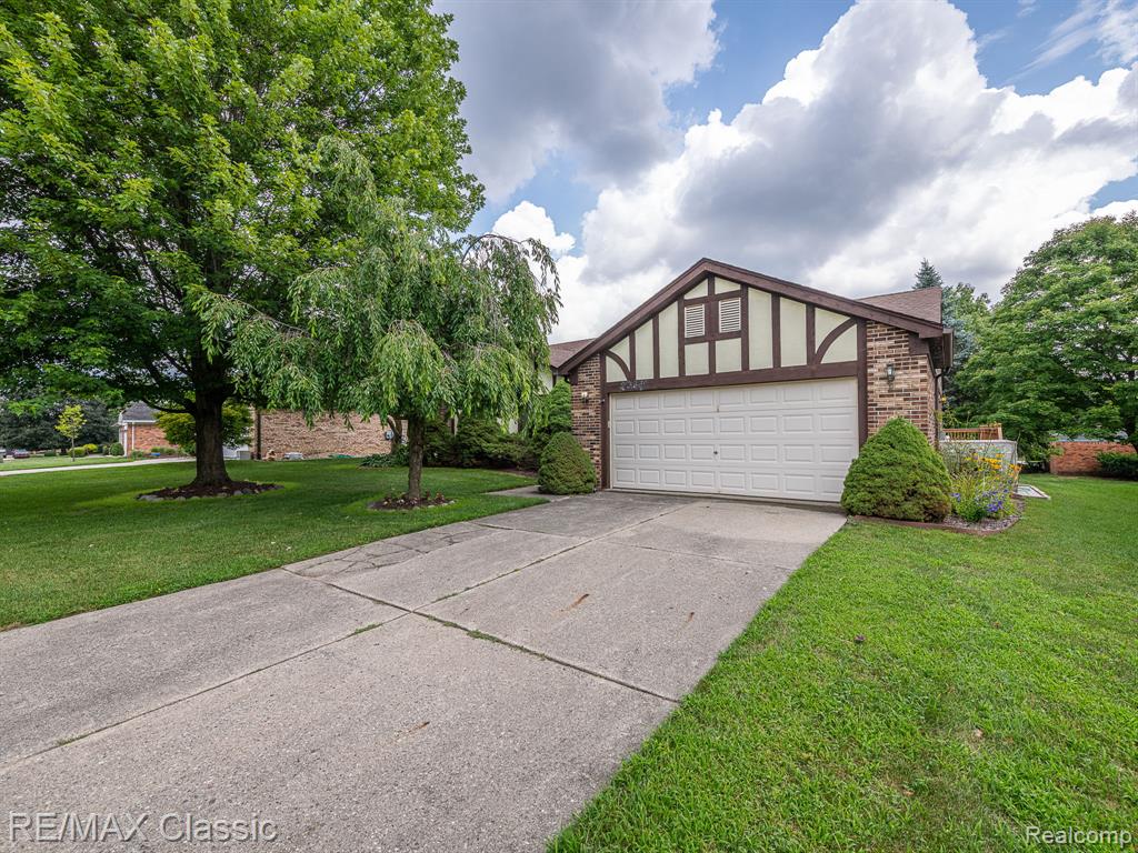 23810 Harvest Drive, Novi, MI