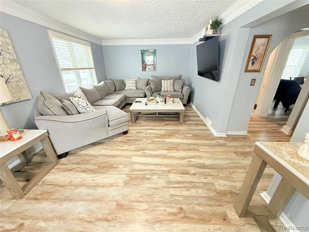 33526 Duncan, Fraser, MI 48026 — Photo 9