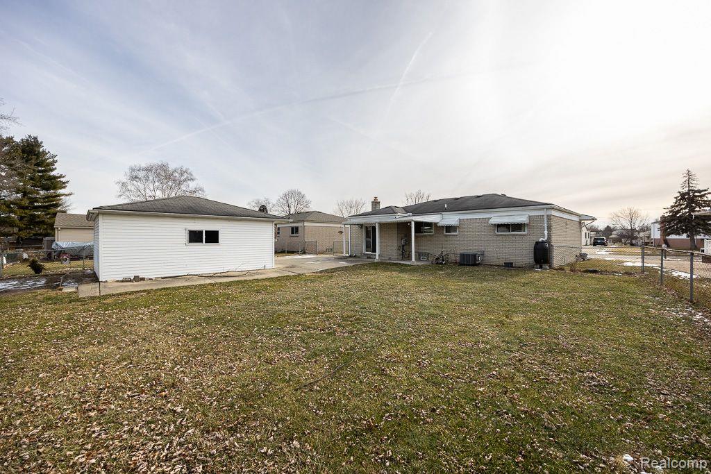 40137 WALTER Drive, Sterling Heights, MI 48310 — Photo 48