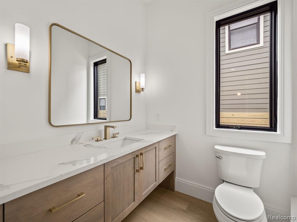 706 W HOUSTONIA Avenue, Royal Oak, MI 48073 — Photo 13