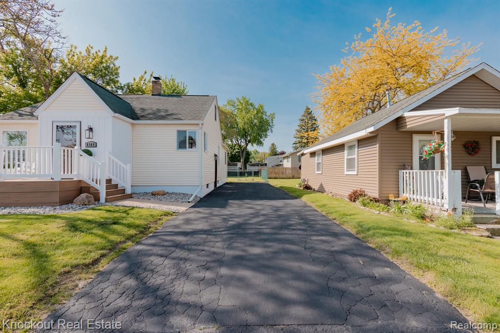 8368 MAIN Street, Birch Run, MI 48415 — Photo 3