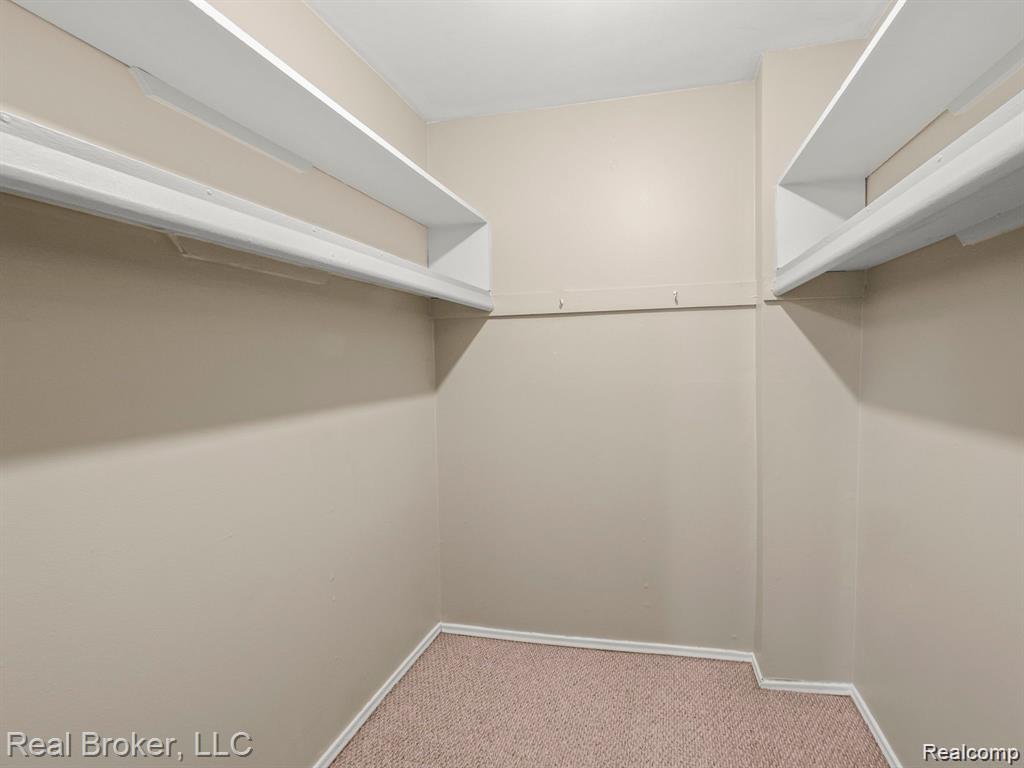 4905 Crooks Road, Royal Oak, MI 48073 — Photo 14