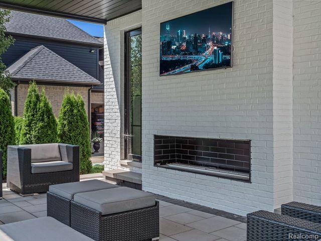 8343 STONEY CREEK Drive, South Lyon, MI 48178 — Photo 56
