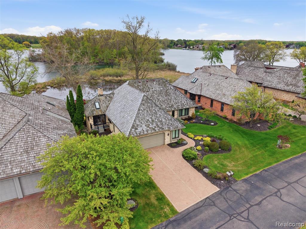 23 Chateaux Du Lac, Fenton, MI 48430 — Photo 66