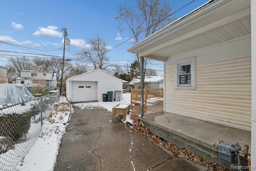 1004 E Otis Avenue, Hazel Park, MI 48030 — Photo 33