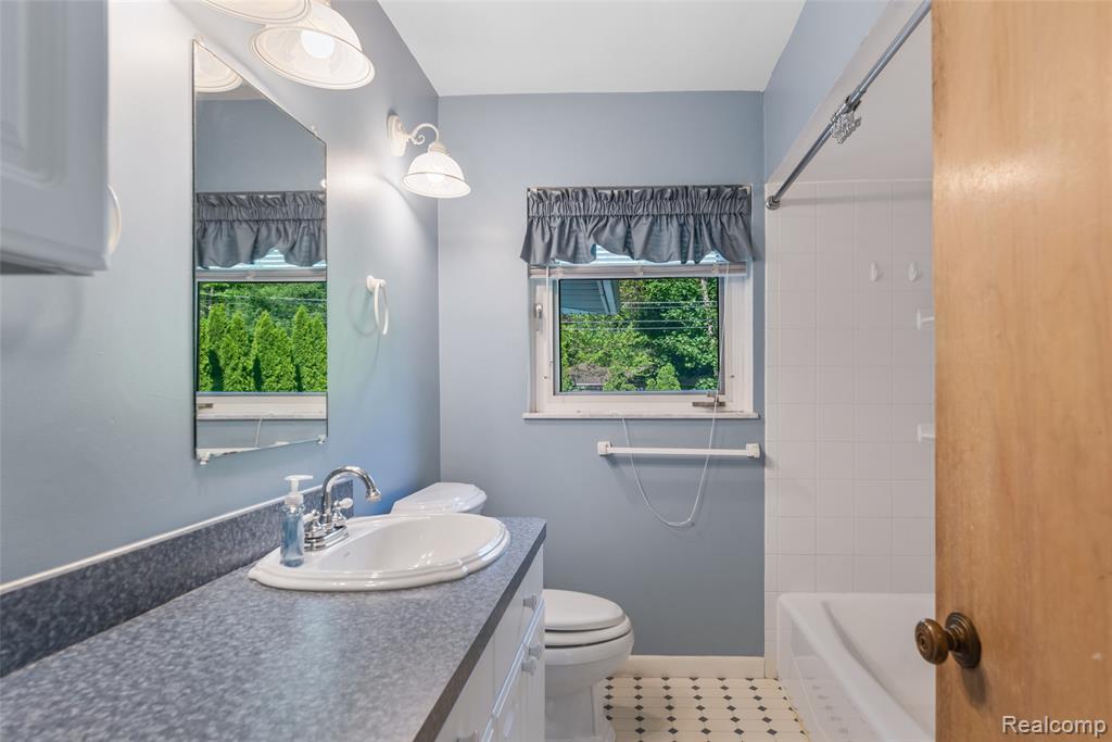 13993 Garfield, Redford, MI 48239 — Photo 18