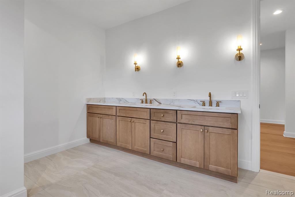 4731 Haddington Drive, Bloomfield, MI 48304 — Photo 57