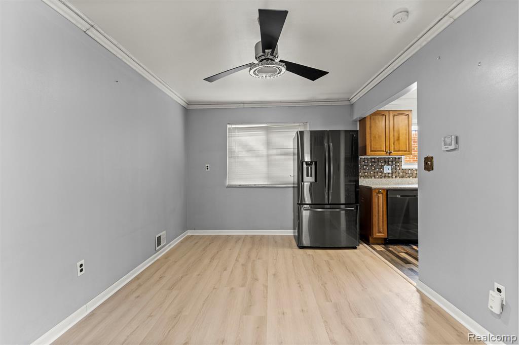 6151 Robindale Avenue, Dearborn Heights, MI 48127 — Photo 13