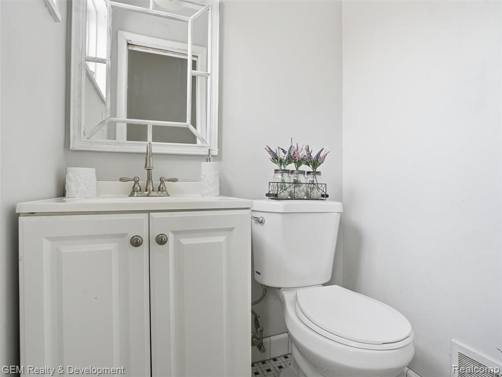 9174 Arnold, Redford, MI 48239 — Photo 16