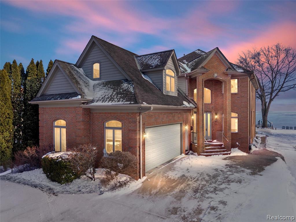 34330 Jefferson Avenue, Harrison Township, MI