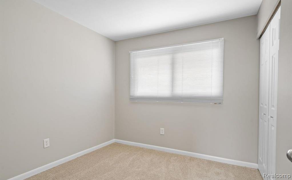 6368 Hermana Road, West Bloomfield, MI 48324 — Photo 15