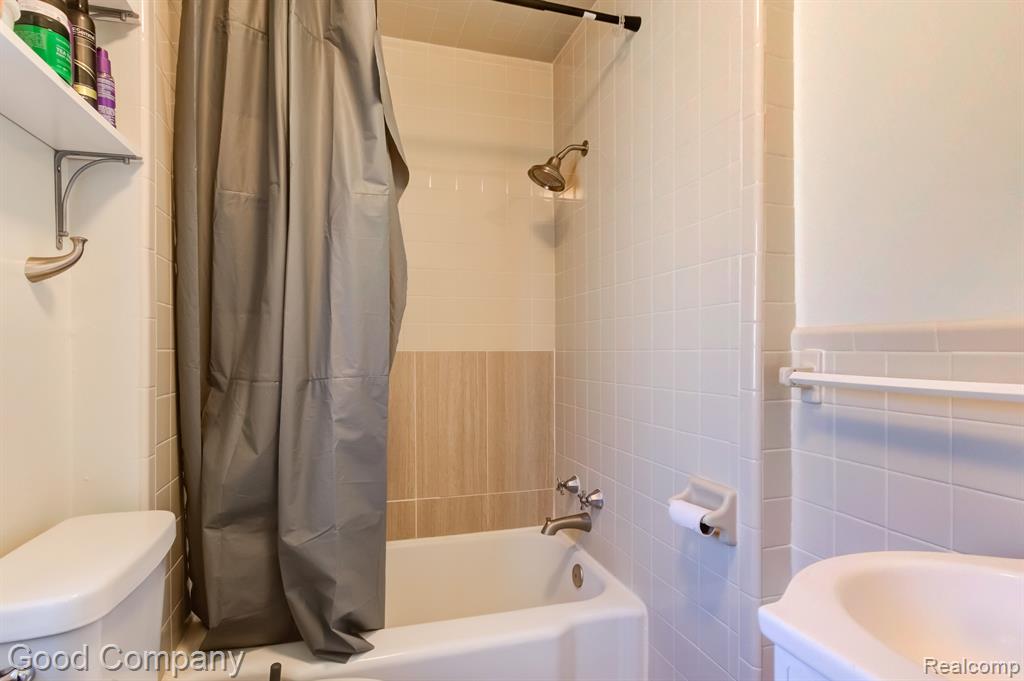 637 S CONNECTICUT Unit 4, Royal Oak, MI 48067 — Photo 14