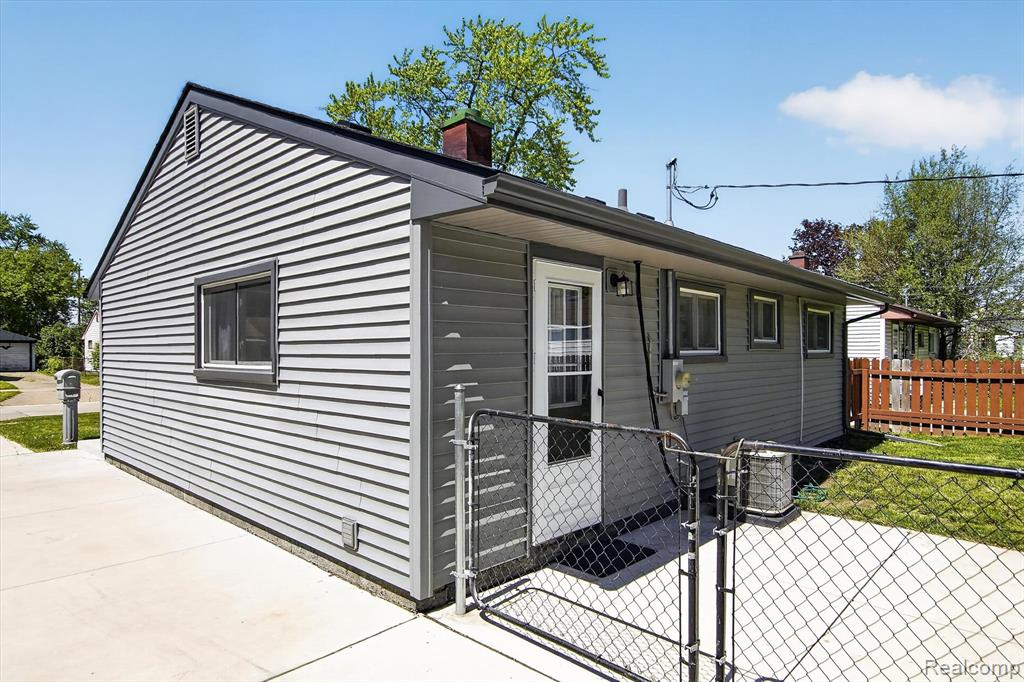 5877 William Street, Taylor, MI 48180 — Photo 26