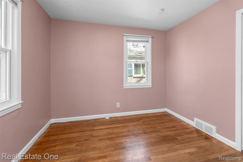 4957 ZIEGLER Street, Dearborn Heights, MI 48125 — Photo 8