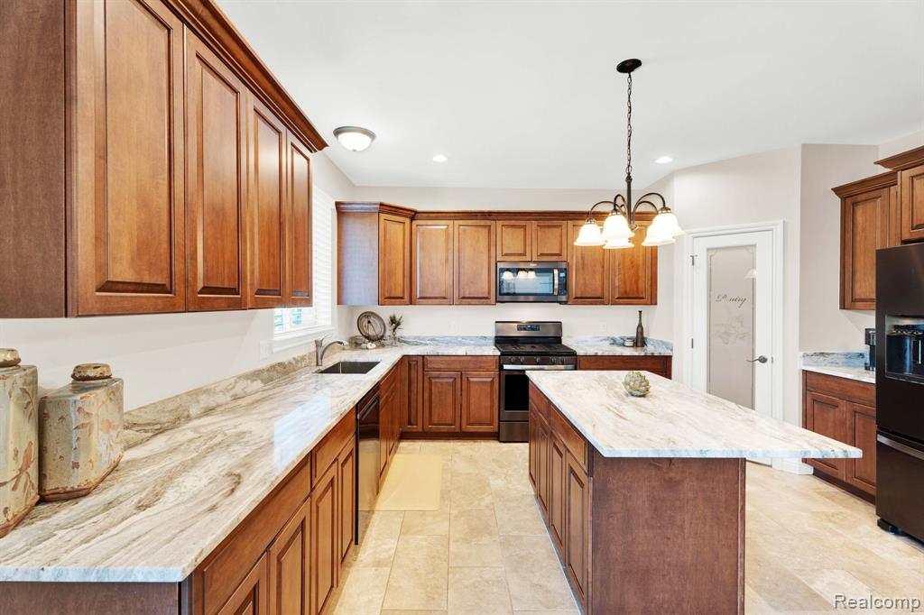 50093 Oakbrooke Drive, New Baltimore, MI 48047 — Photo 25