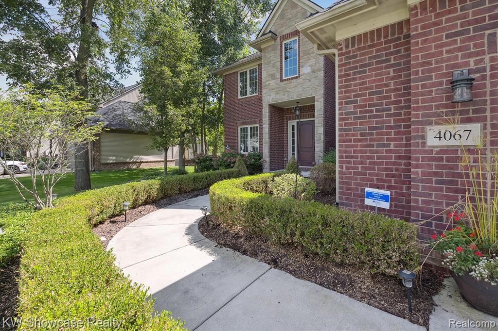 4067 Cameron Court, Wixom, MI 48381 — Photo 5