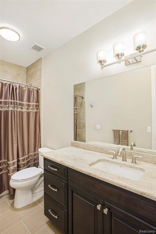 48913 Pinebrook Drive, Utica, MI 48315 — Photo 22