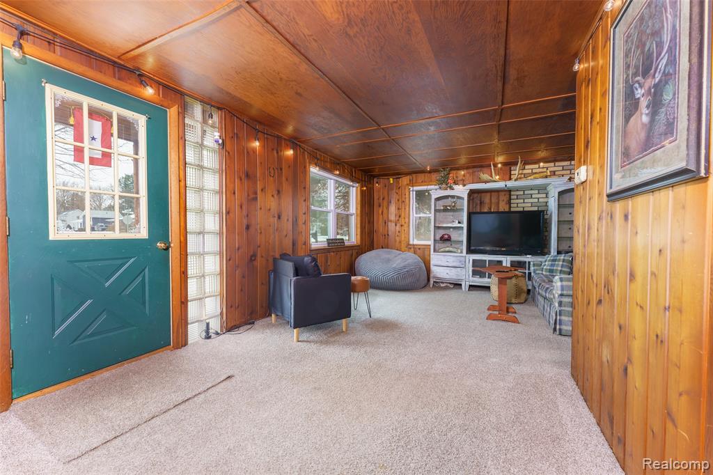522 E FRANK Street E, Fowlerville, MI 48836 — Photo 2