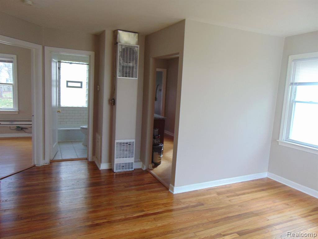 8454 SHERMAN Avenue, Warren, MI 48089 — Photo 4