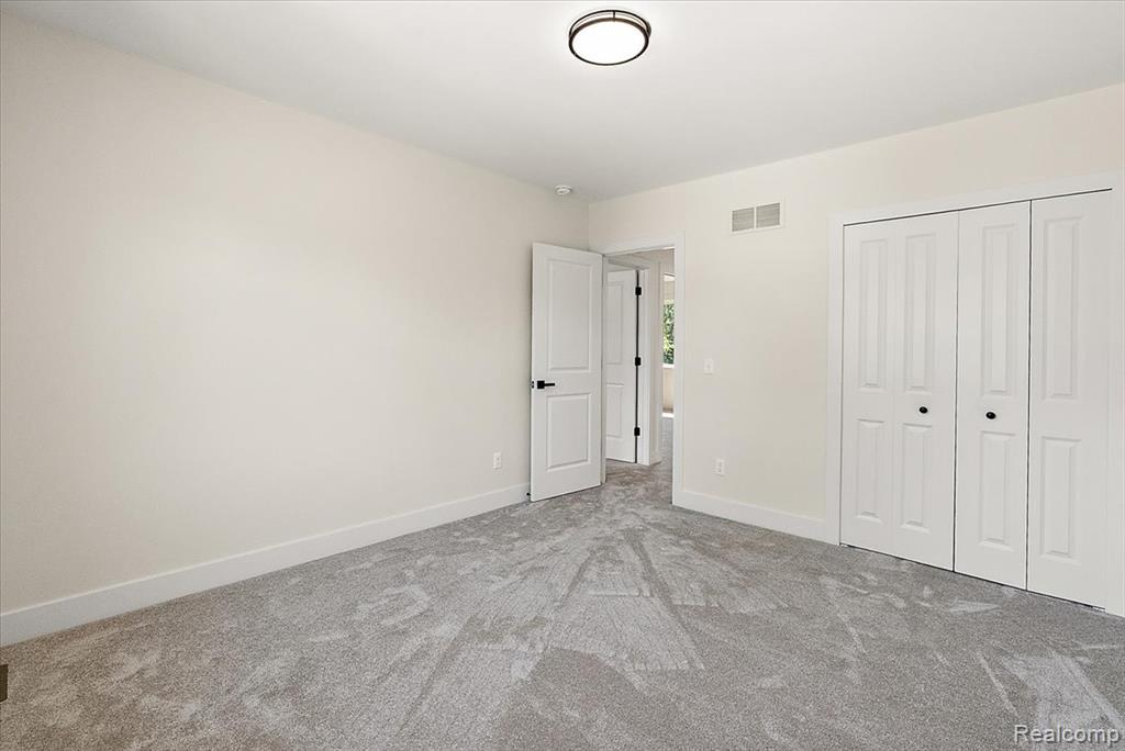 47515 Vanker Avenue, Shelby Twp, MI 48317 — Photo 34