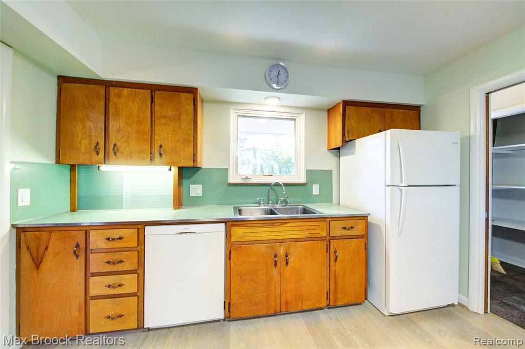 1827 Coronada Street, Ann Arbor, MI 48103 — Photo 18