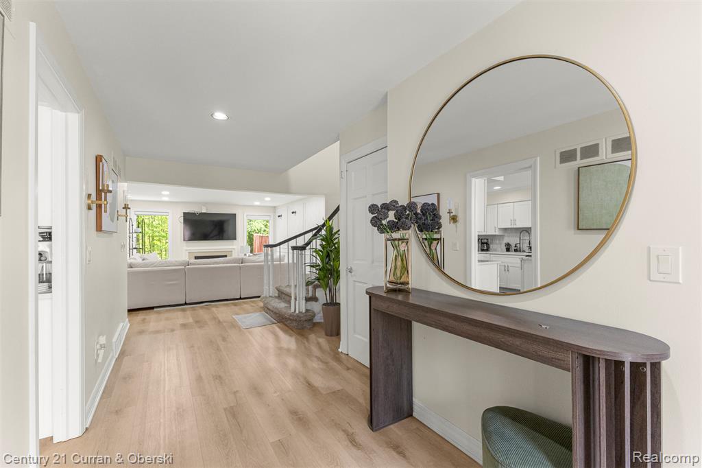 5 Timberlane Court, Dearborn, MI 48126 — Photo 7