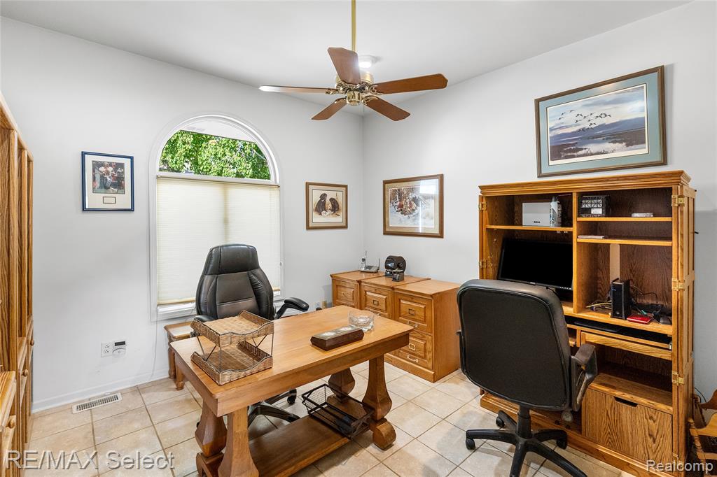 13154 Lake Shore Drive, Fenton, MI 48430 — Photo 35