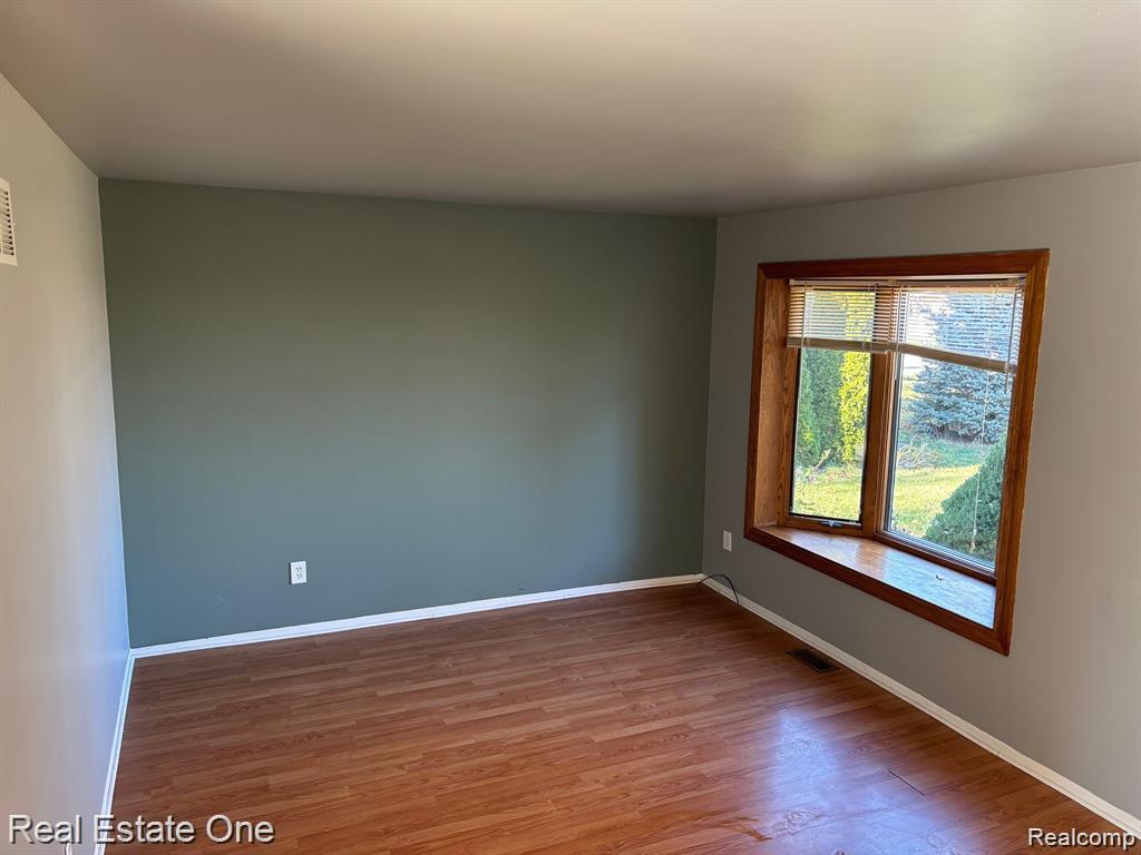 5102 Franklin Park Drive, Sterling Heights, MI 48310 — Photo 2