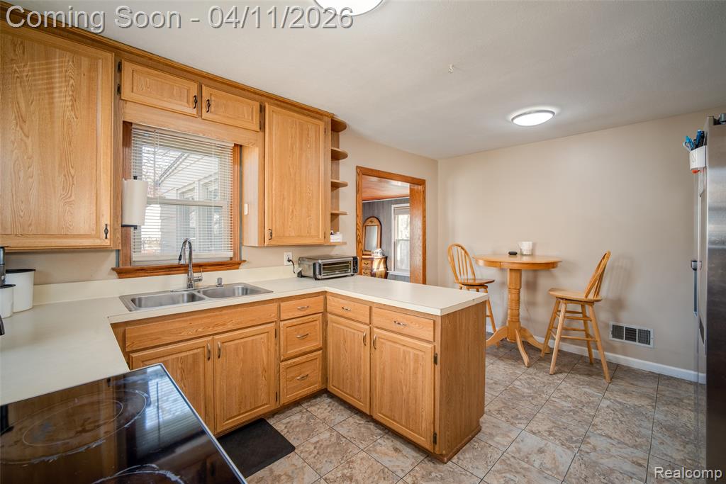 605 S Lynch Street, Flint, MI 48503 — Photo 9