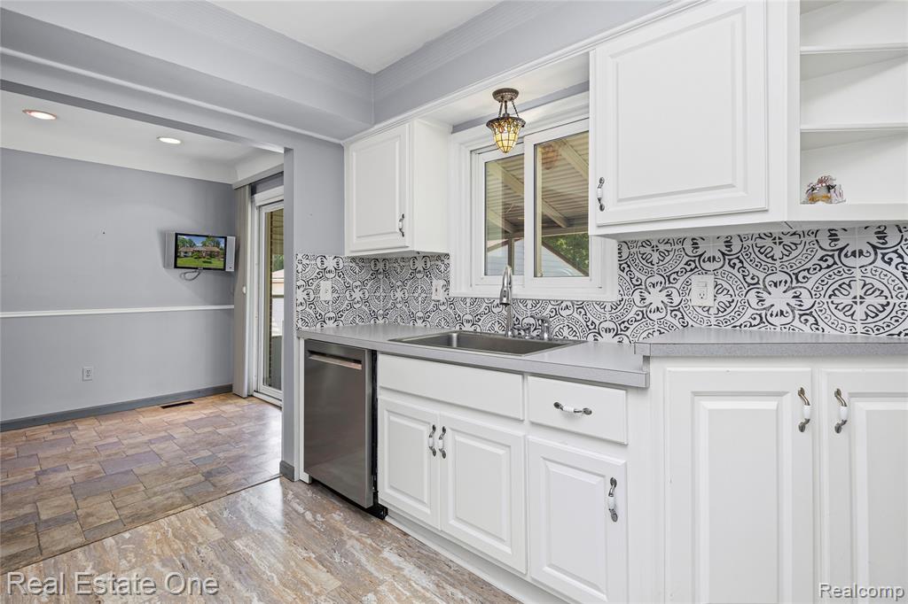 6740 Brockhurst Boulevard, West Bloomfield, MI — Photo 4