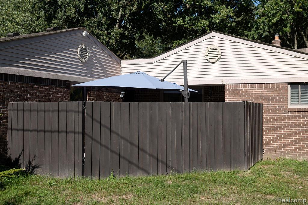 9482 Waterman Drive, Grosse Ile, MI 48138 — Photo 6