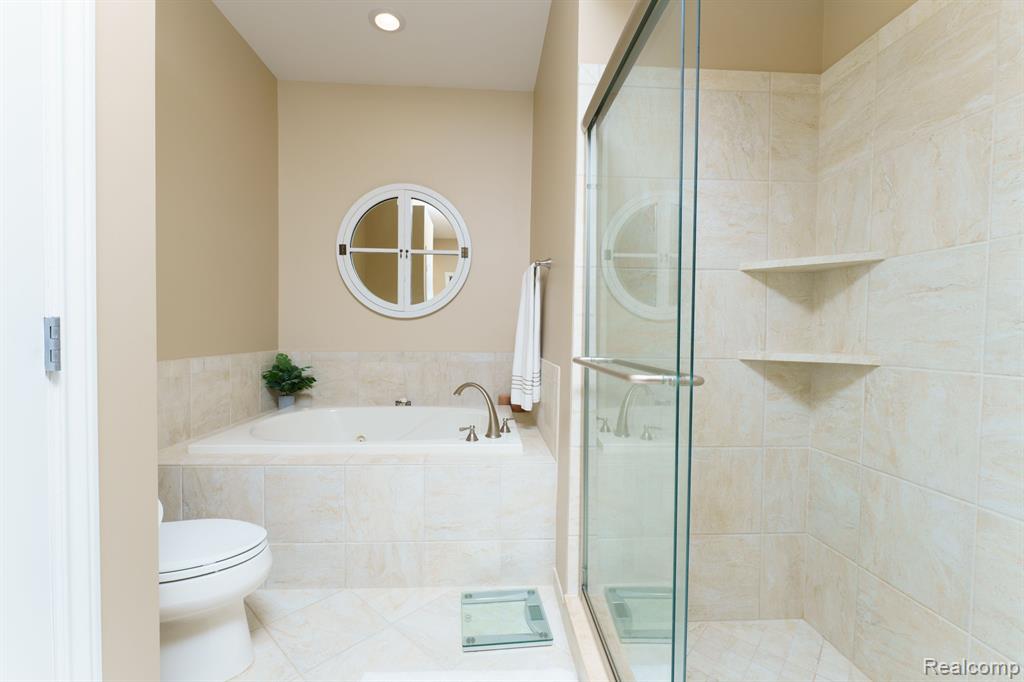 10725 WATERFALL, South Lyon, MI 48178 — Photo 31