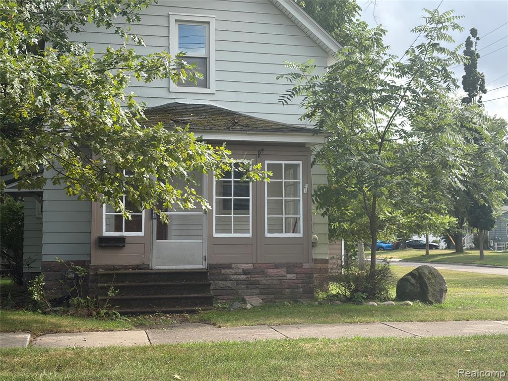 329 1st Street, Rochester, MI 48307