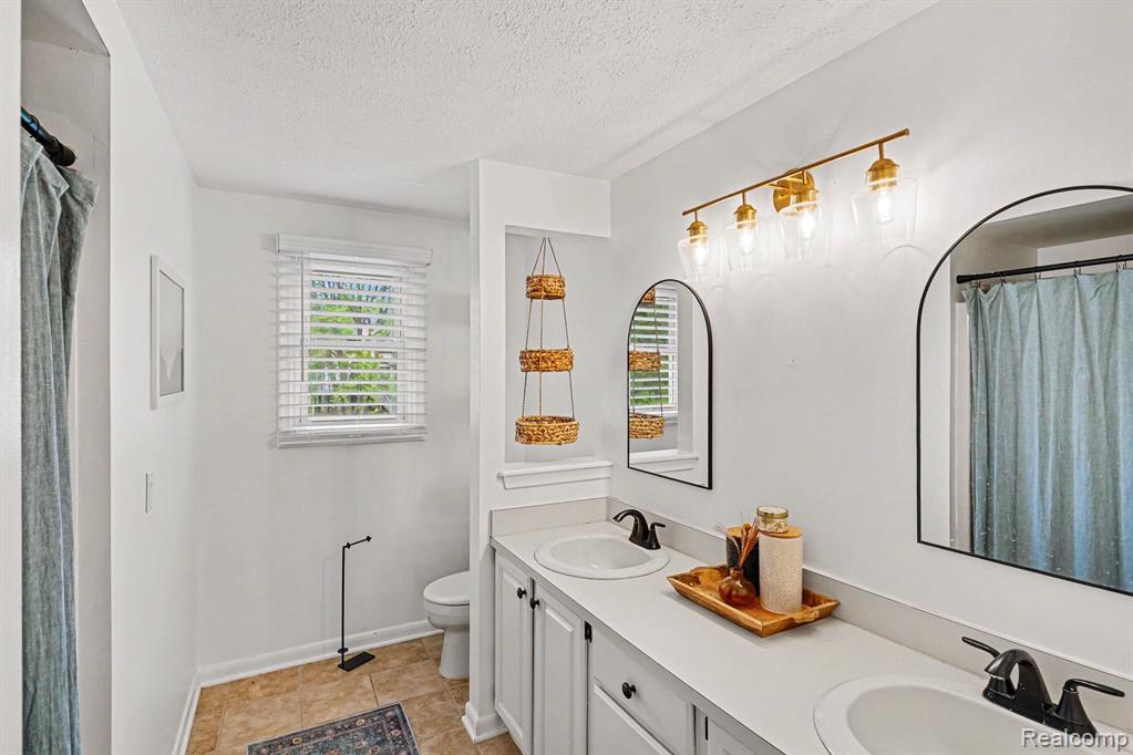 5600 Chestnut Hill Drive, Clarkston, MI — Photo 24