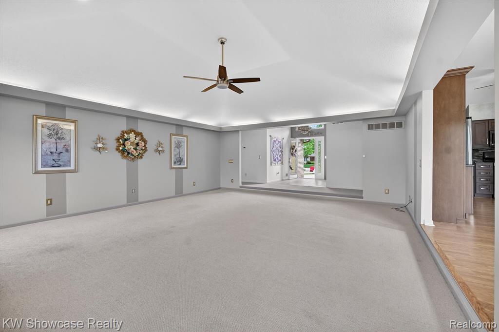39995 Brylor Court, Clinton Twp, MI 48038 — Photo 8