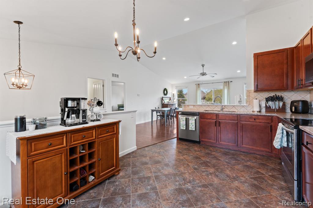 3513 Amber Oaks Drive, Howell, MI 48855 — Photo 11